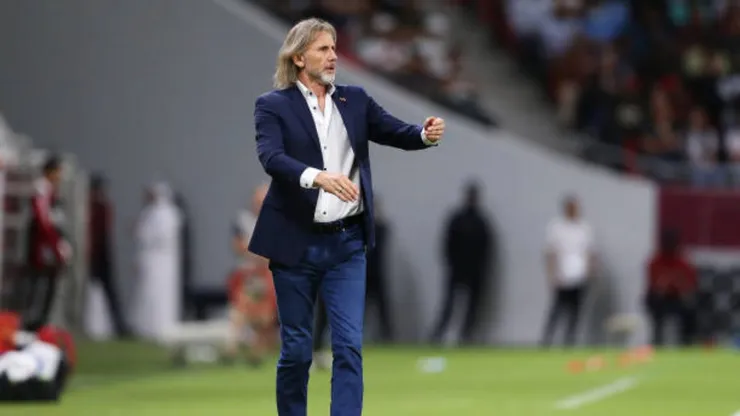 DOHA, QATAR - JUNE 13: Ricardo Gareca, Head Coach of Peru reacts during the 2022 FIFA World Cup Playoff match between Australia Socceroos and Peru at Ahmad Bin Ali Stadium on June 13, 2022 in Doha, Qatar. (Photo by Mohamed Farag/Getty Images)