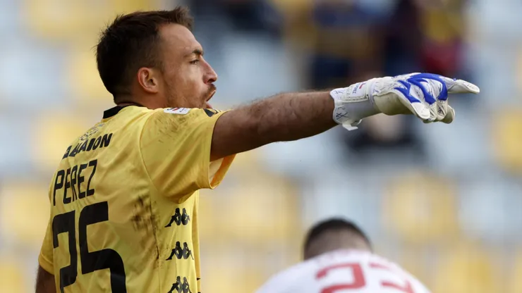 Sebastián Pérez sufrió una terrible lesión que lo dejará fuera de todo lo que resta del fútbol chileno durante 2023