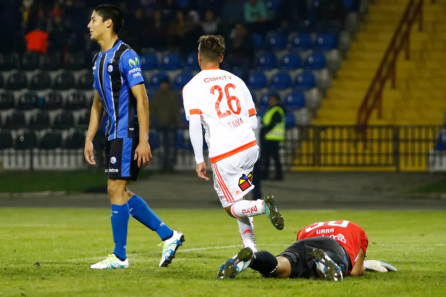 Taiva tras marcar un gol con la U a Huachipato en 2016. | Foto: Photosport