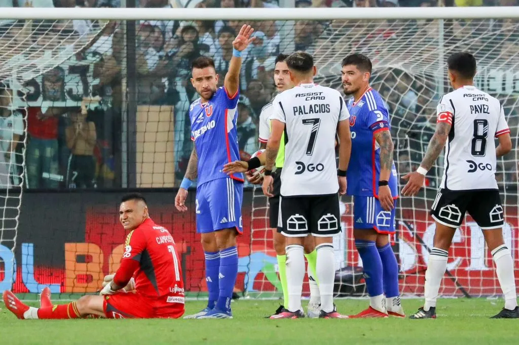 Zaldivia dijo presente en el duelo ante Colo Colo en el Estadio Monumental | Foto: Photosport