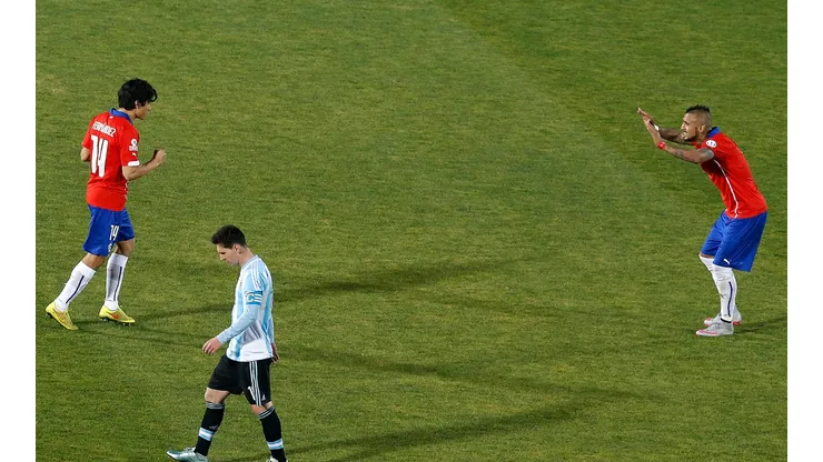 Arturo Vidal revela el diálogo que tuvo con Matías Fernández (Foto: Photosport)