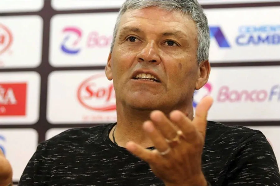 Néstor Clausen decepcionado de la selección chilena