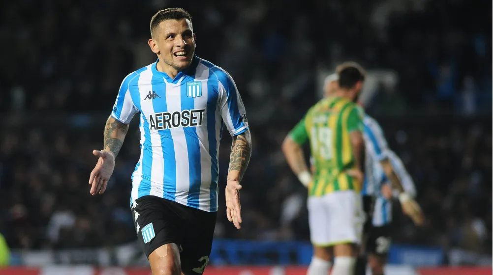 Emiliano Vecchio terminará contrato antes de lo esperado con Racing Club tras no presentarse en la pretemporada.