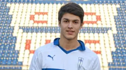 Solabarrieta vistiendo la camiseta del elenco de la Franja Cruzada.