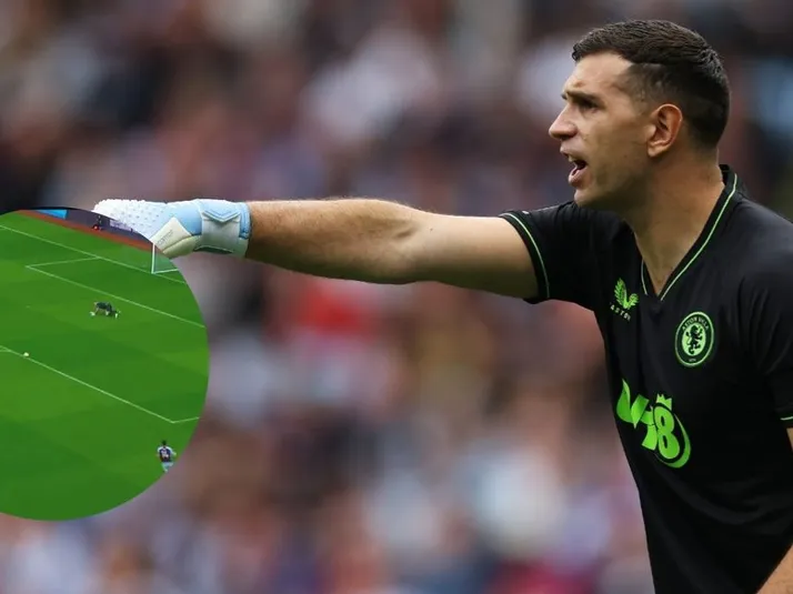 Video: El insólito error del Dibu Martínez en la Premier League