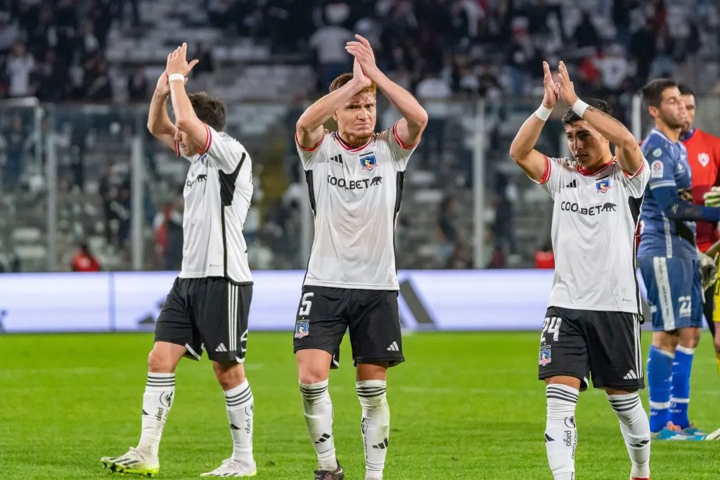 Los jugadores albos se retiraron del terreno de juego desilusionados | FOTO: Guille Salazar