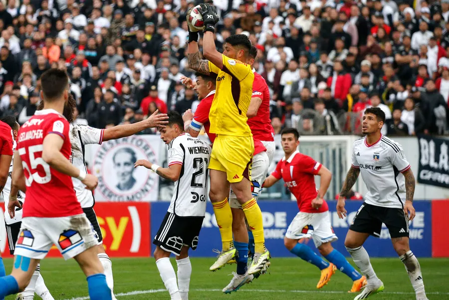 Waldemar Méndez pide la titularidad para Brayan Cortés en Colo Colo | Foto: Photosport
