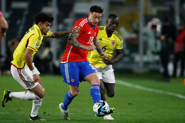 Destacado fue el partido que hizo Echeverría ante Colombia donde hasta casi marca un gol (Photosport)