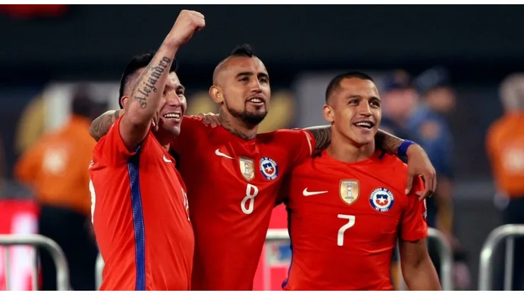 Famoso relator argentino se saca el sombrero con Medel, Sánchez y Vidal: "Estos guerreros pese a la edad dan la cara por Chile"
