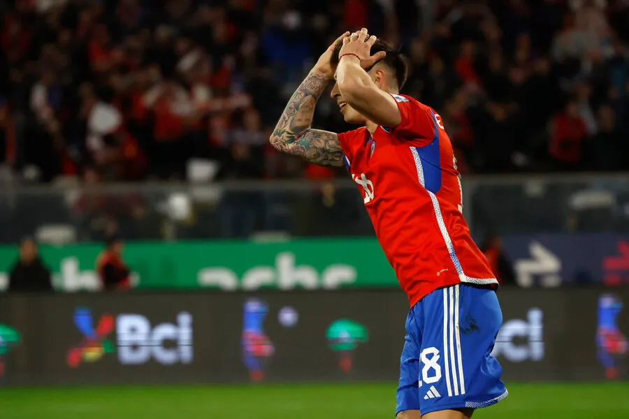 Echeverría jugó a gran nivel frente a Colombia. | Foto: Photosport