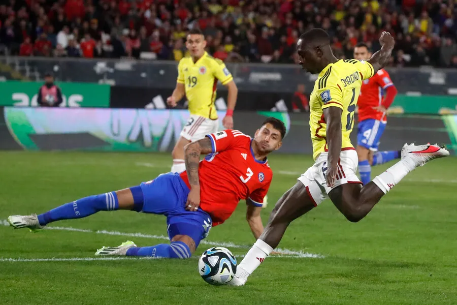 La Roja empató ante Colombia. | Foto: Photosport