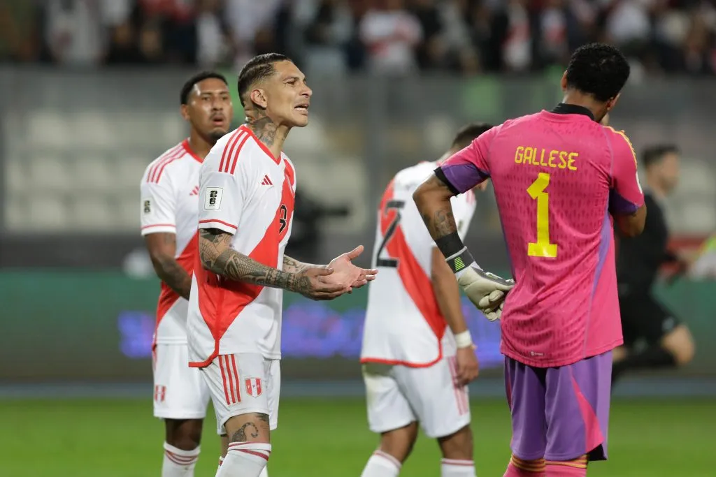 Paolo Guerrero quedó con amargura tras caída de Perú ante Brasil (Foto: Getty)