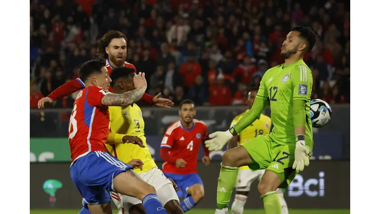 La Selección Chilena intenta, pero no logra pasar del empate ante Colombia (Foto: Photopsort)