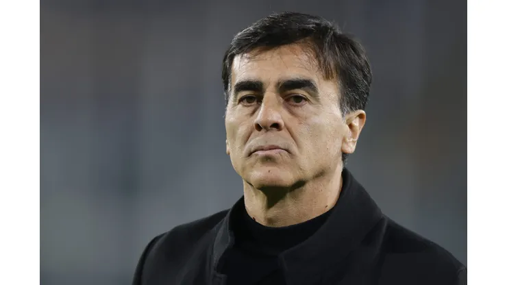 Gustavo Quinteros prepara cambios en Colo Colo (Foto: Photosport)