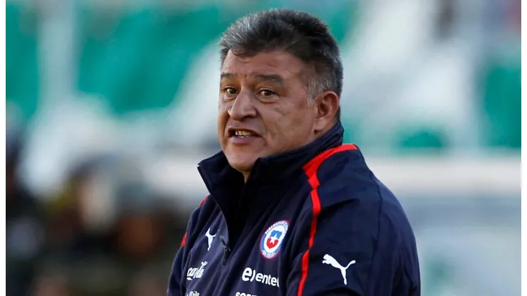 Borghi tuvo que tomar una drástica decisión cuando estuvo al mando de la Selección Chilena.