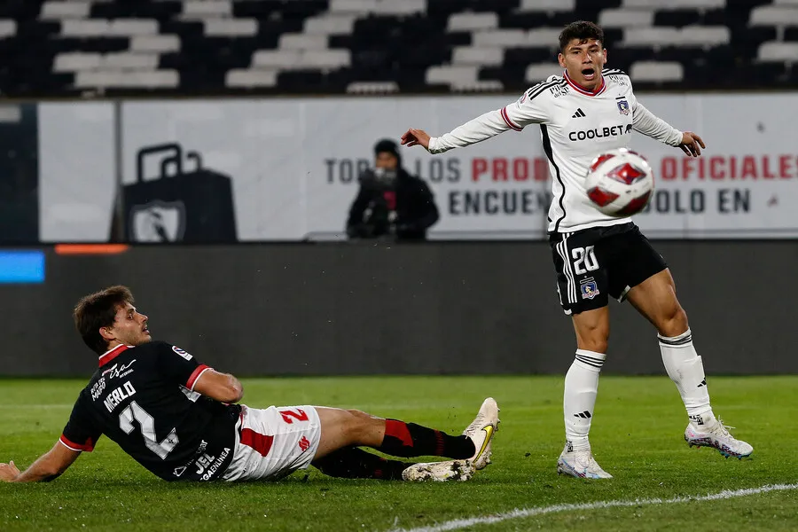 Quinteros valoró el trabajo de jugadores como Alexander Oroz. | Foto: Photosport