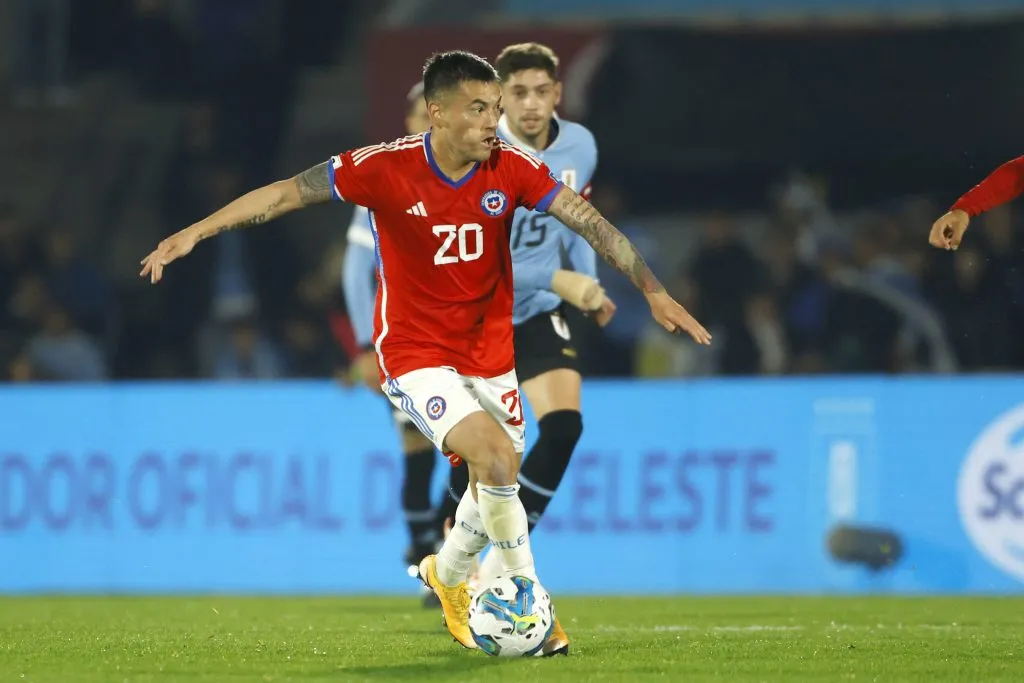 Cristián Caamaño saca de la titularidad a Charles Aránguiz. Mauricio Pinilla no estuvo de acuerdo (Foto: Photosport)