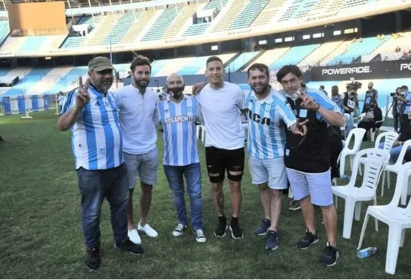 Mena durante el acto por hinchas de Racing desaparecidos en la dictadura argentina (Archivo)