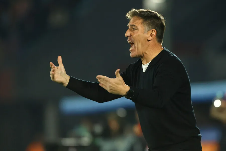 Le ponen presion a Berizzo. | Foto: Photosport