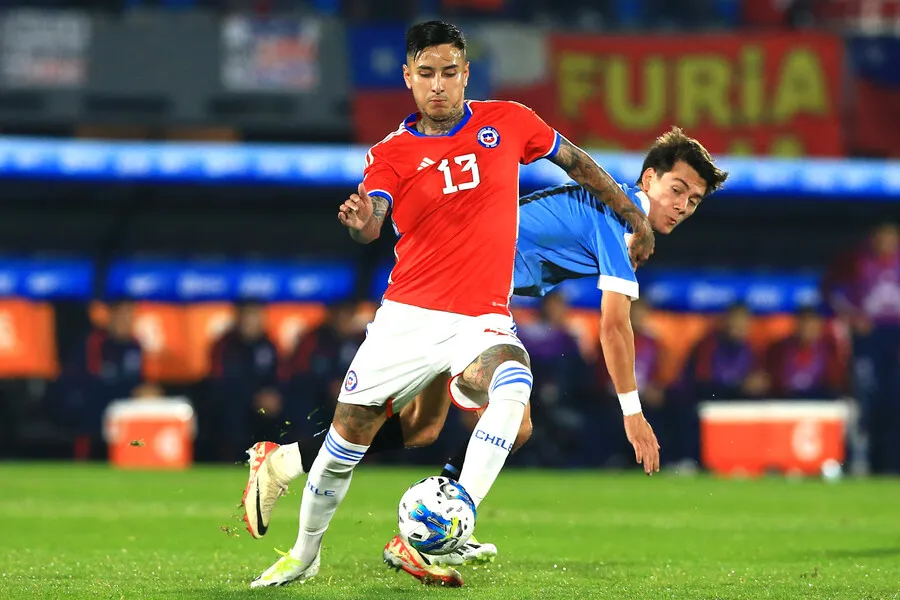 Vidal echó al agua a Pulgar. | Foto: Photosport