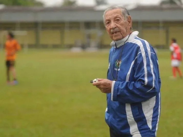 Luto en el fútbol chileno: Hernán Carrasco fallece a sus 100 años
