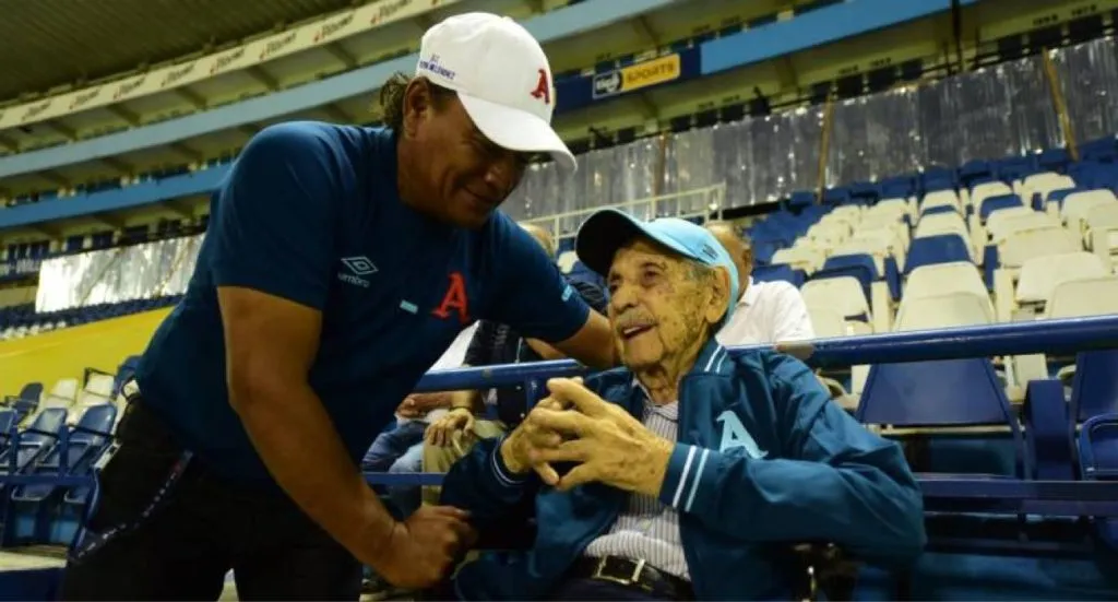 Carrasco fue leyenda en El Salvador | Foto: Archivo