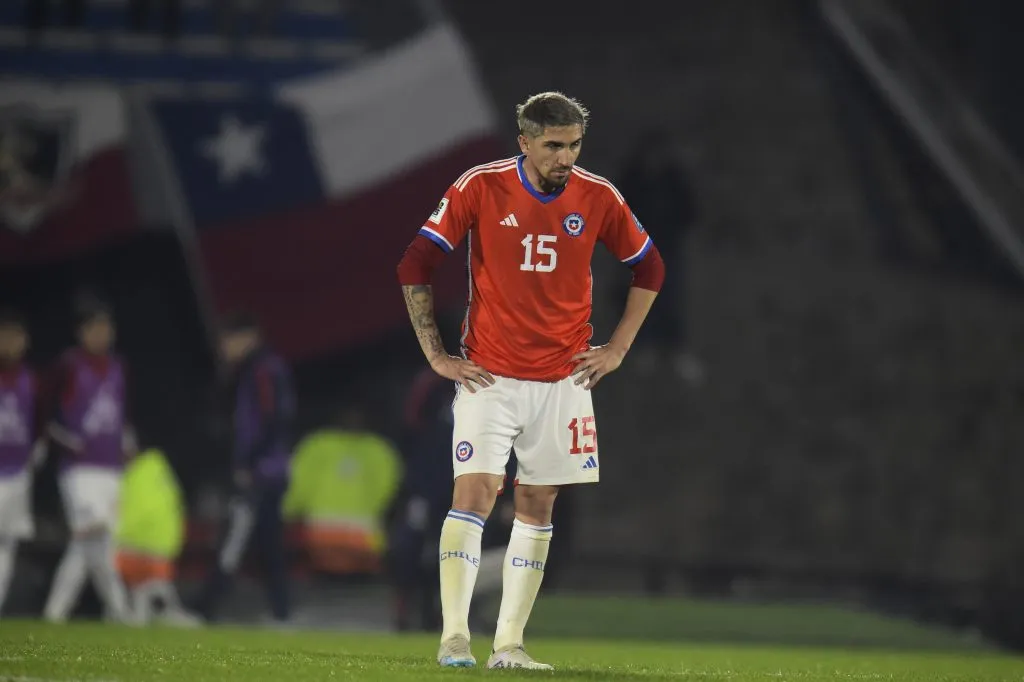 Una vez más, Valdés fue criticado por su juego en la Roja | FOTO: Dante Fernandez/Photosport