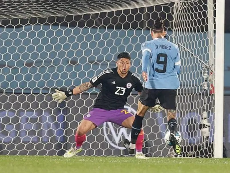 El portero del Cacique tuvo varios manos a manos con Núñez | Foto: Comunicaciones FFCh