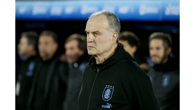 Marcelo Bielsa no es tolerado por funcionarios y algunos dejan sus puestos en Uruguay