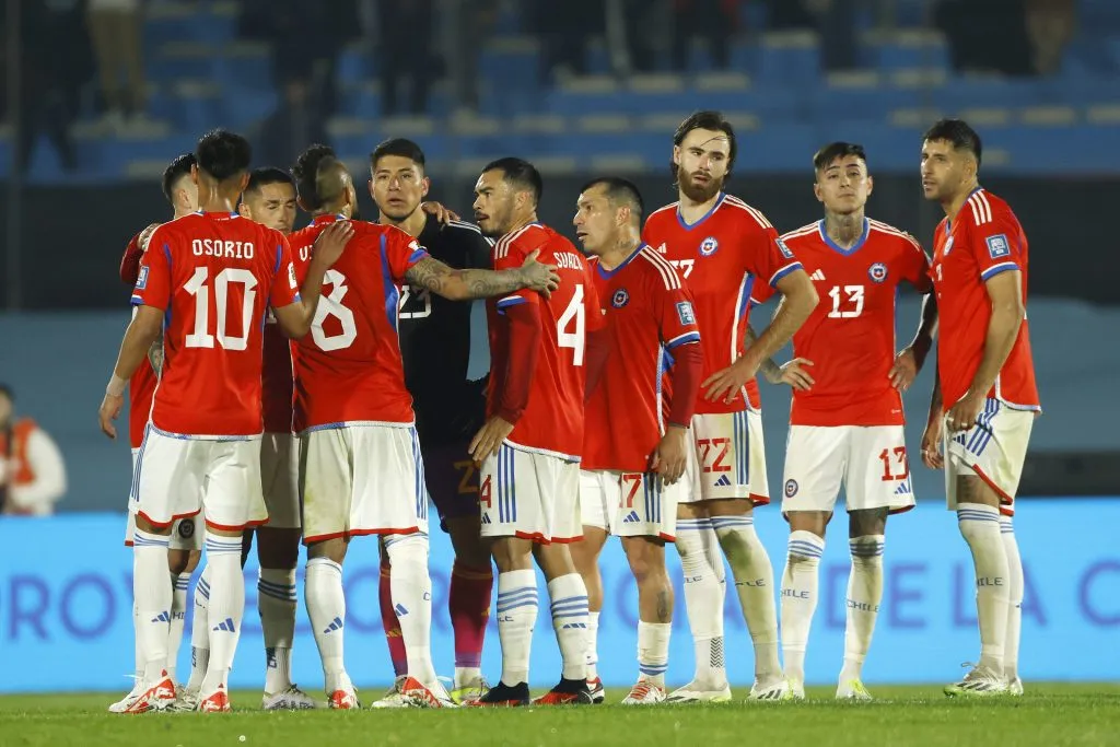 La Roja no pudo en el estadio Centenario de Montevideo (Foto: Photosport)