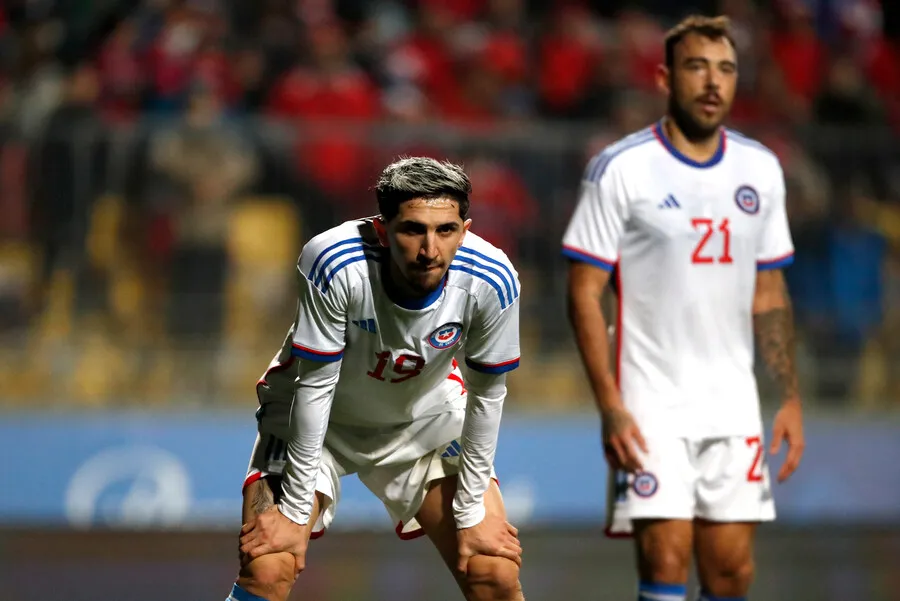 ¿Podrá Diego Valdés reemplazar a Arturo Vidal? | Foto: Photosport