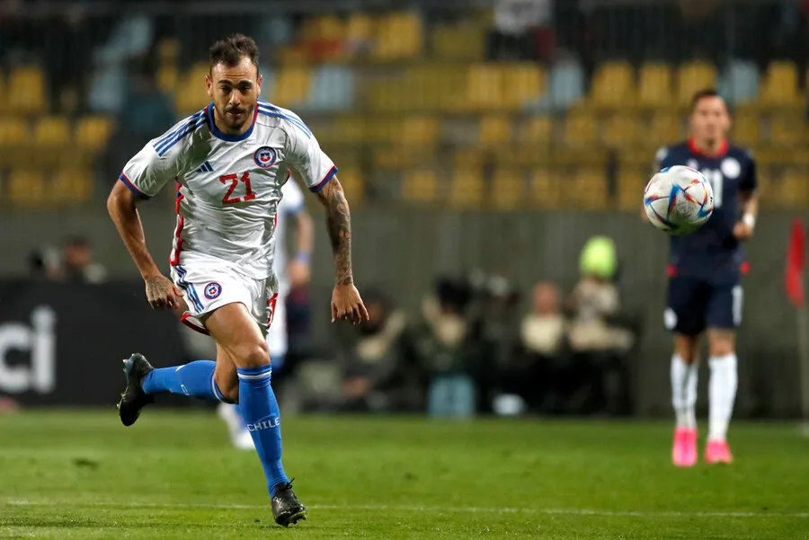 Parot resalta a Catalán por sobre Soto. | Foto: Photosport