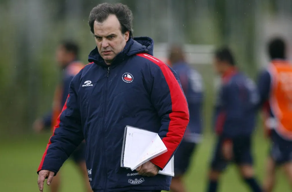 Marcelo Bielsa dirigió a la Selección Chilena entre 2007 y 2011 con una histórica clasificación a la Copa del Mundo de Sudáfrica 2010 (Foto: Photosport)