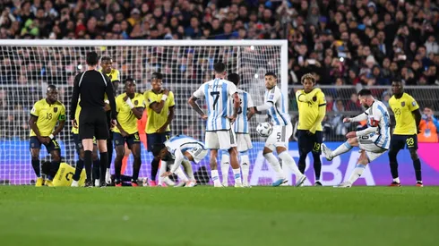 Lionel Messi marca un golazo en el triunfo de Argentina por 1-0 ante Ecuador (Foto: Getty)