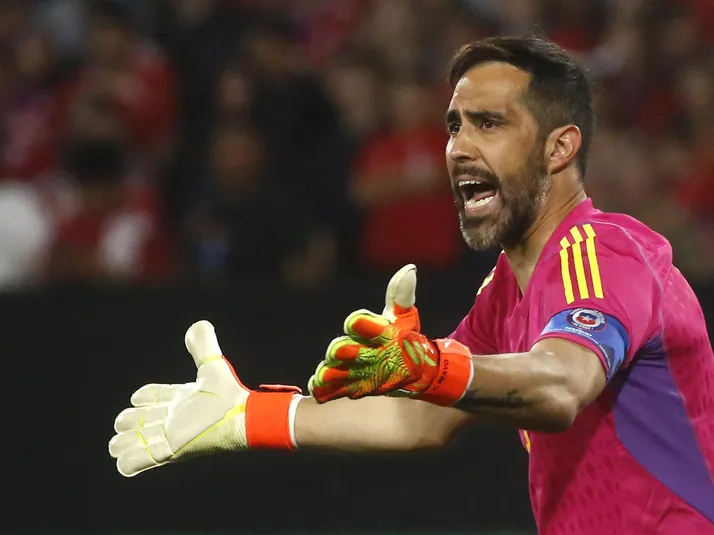 Claudio Bravo tiembla en el arco del Betis que tiene en la mira a un astro hispano