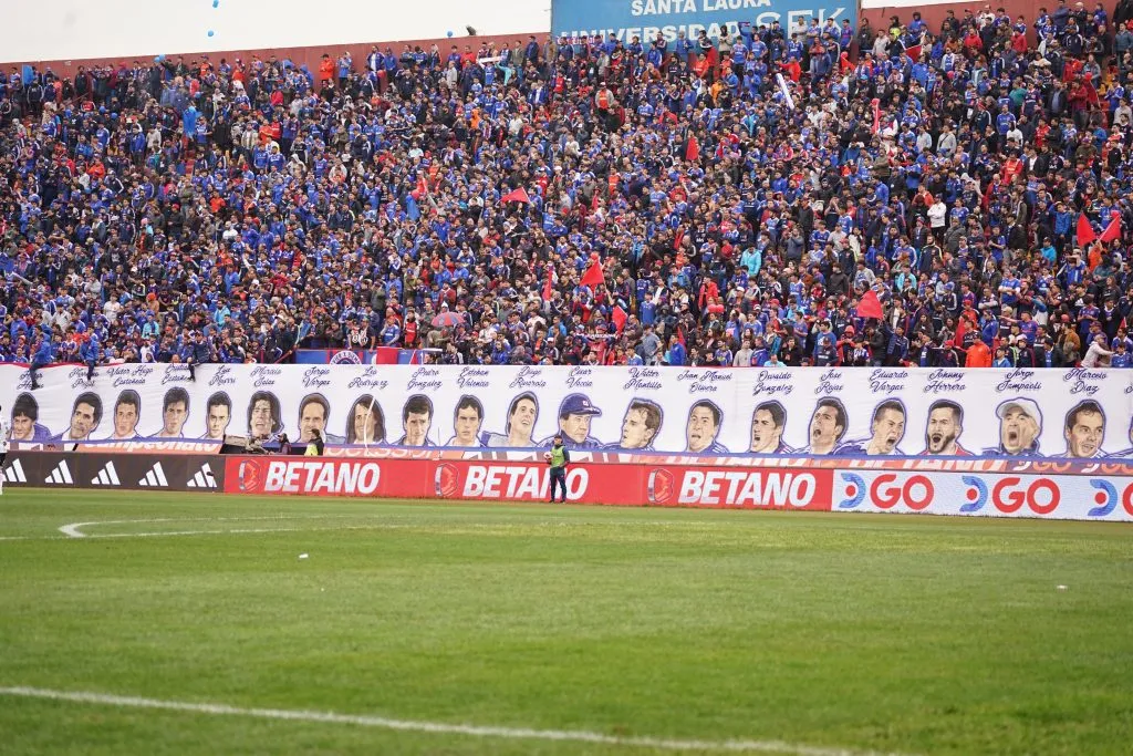 El lienzo que desplegaron los fanáticos del Bulla | Foto: Bolavip Chile