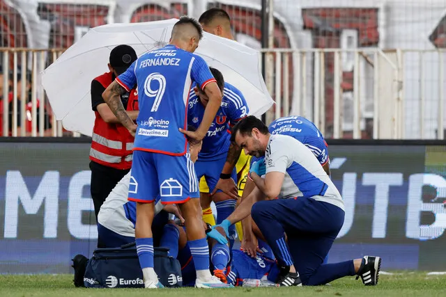 Universidad de Chile dice desconocer si es que los profesionales demandaron al club (Photosport)