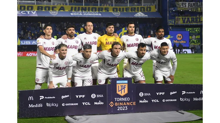 Ex DT de la U se queda sin club en Argentina