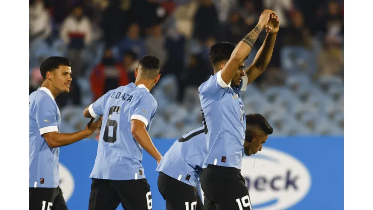 Uruguay tiene nómina para enfrentar a Chile