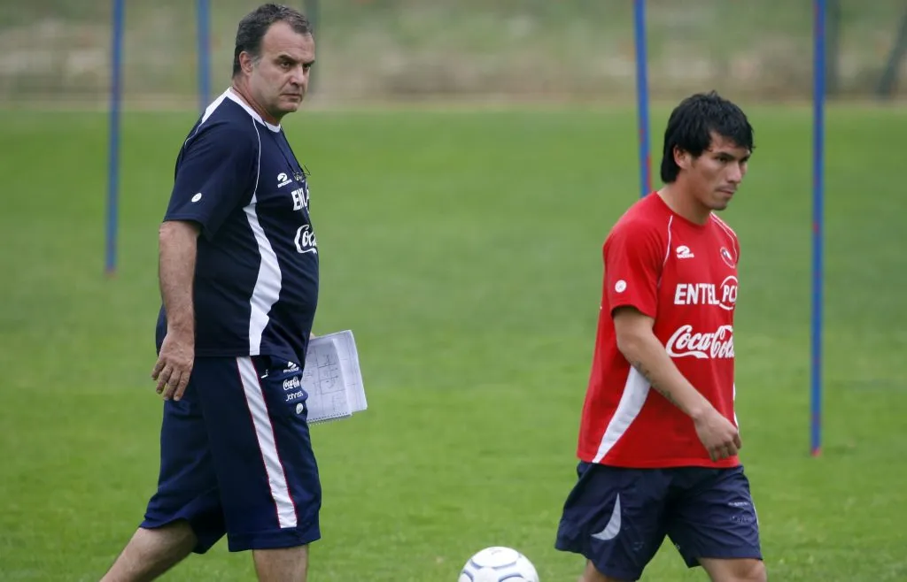 Marcelo Bielsa no se olvida de su paso por la selección chilena (Photosport)