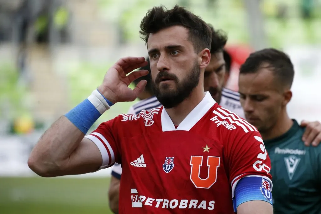 El Tuto portó la jineta de capitán de la U | FOTO: Andres Pina/Photosport