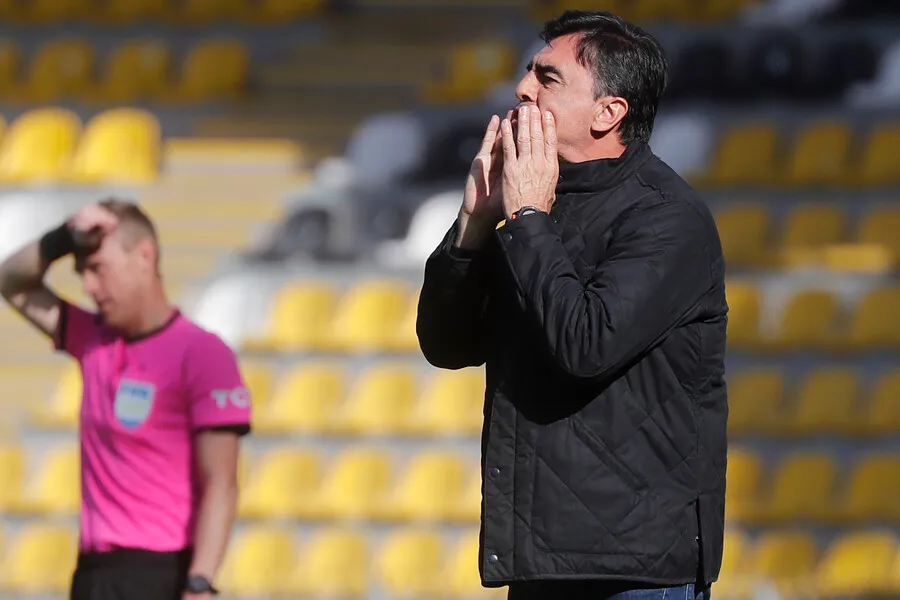 Quinteros habría estado ‘furioso como pocas veces’. | Foto: Photosport