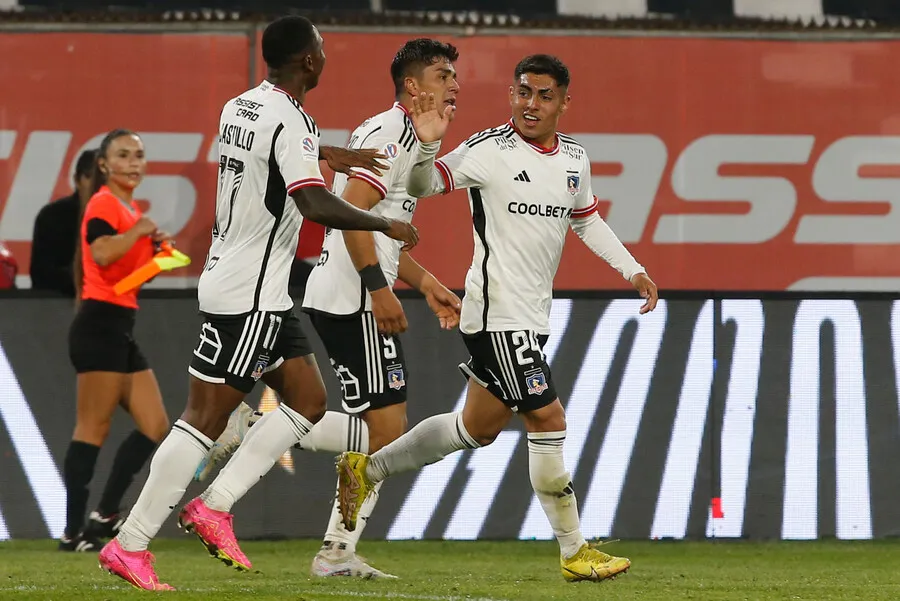 Thompson y Pizarro fueron borrados para el Superclásico. | Foto: Photosport