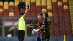 Sebastián Pérez fue expulsado por Manuel Vergara y el jugador de la Unión reclamó por su situación