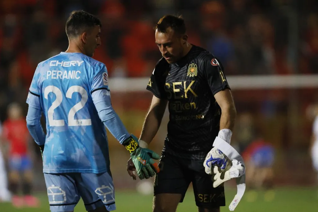 Sebastián Pérez luego de ser expulsado por decisión de Manuel Vergara (Photosport)