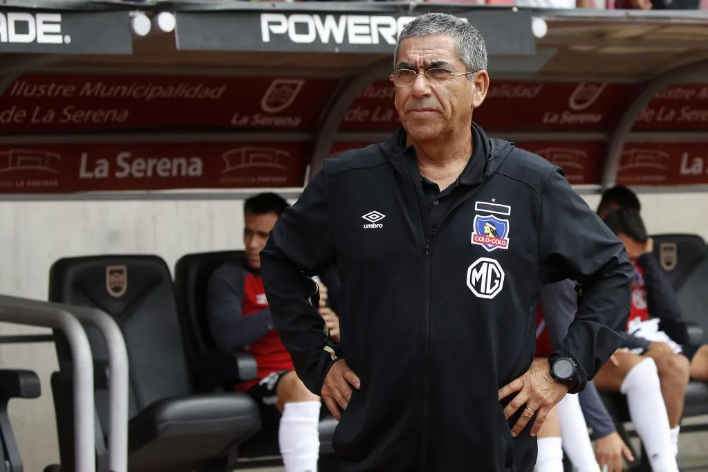 Gualberto Jara dirigió a Colo Colo entre febrero y octubre del 2020. (Foto: Andrés Pina/Photosport)