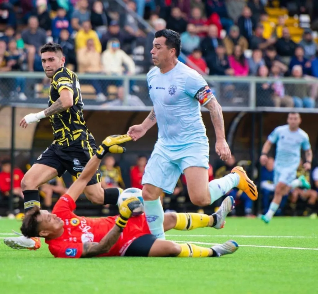 El partido entre Lautaro de Buin y San Antonio Unido disputado el domingo 30 de julio del 2023 fue el último que jugó Esteban Paredes en Segunda División. (Foto: Rubén Jeria)