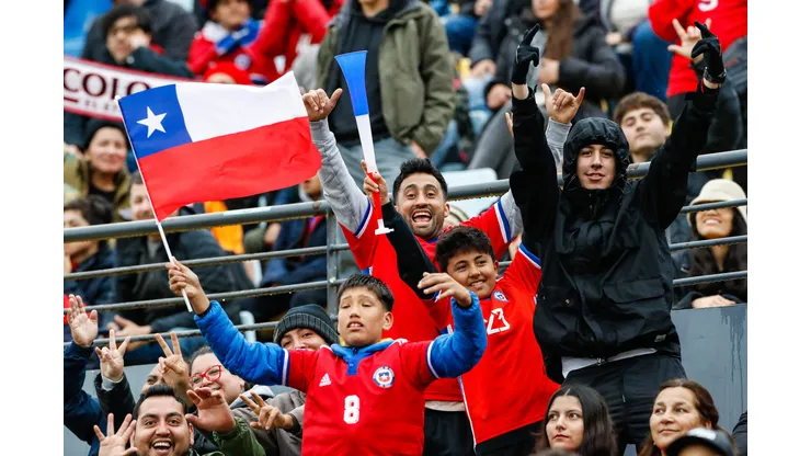 Las vuvuzelas se hicieron sentir en el partido de Chile vs República Dominicana. (Foto: Pablo Tomasello/Santiago 2023 vía Photosport)