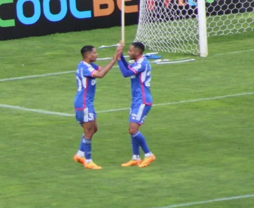 Cristian Palacios celebrando el gol junto a Federico Mateos | FOTO: @alejgajardo
