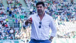 Salas cada vez que puede le declara su amor eterno a la U.